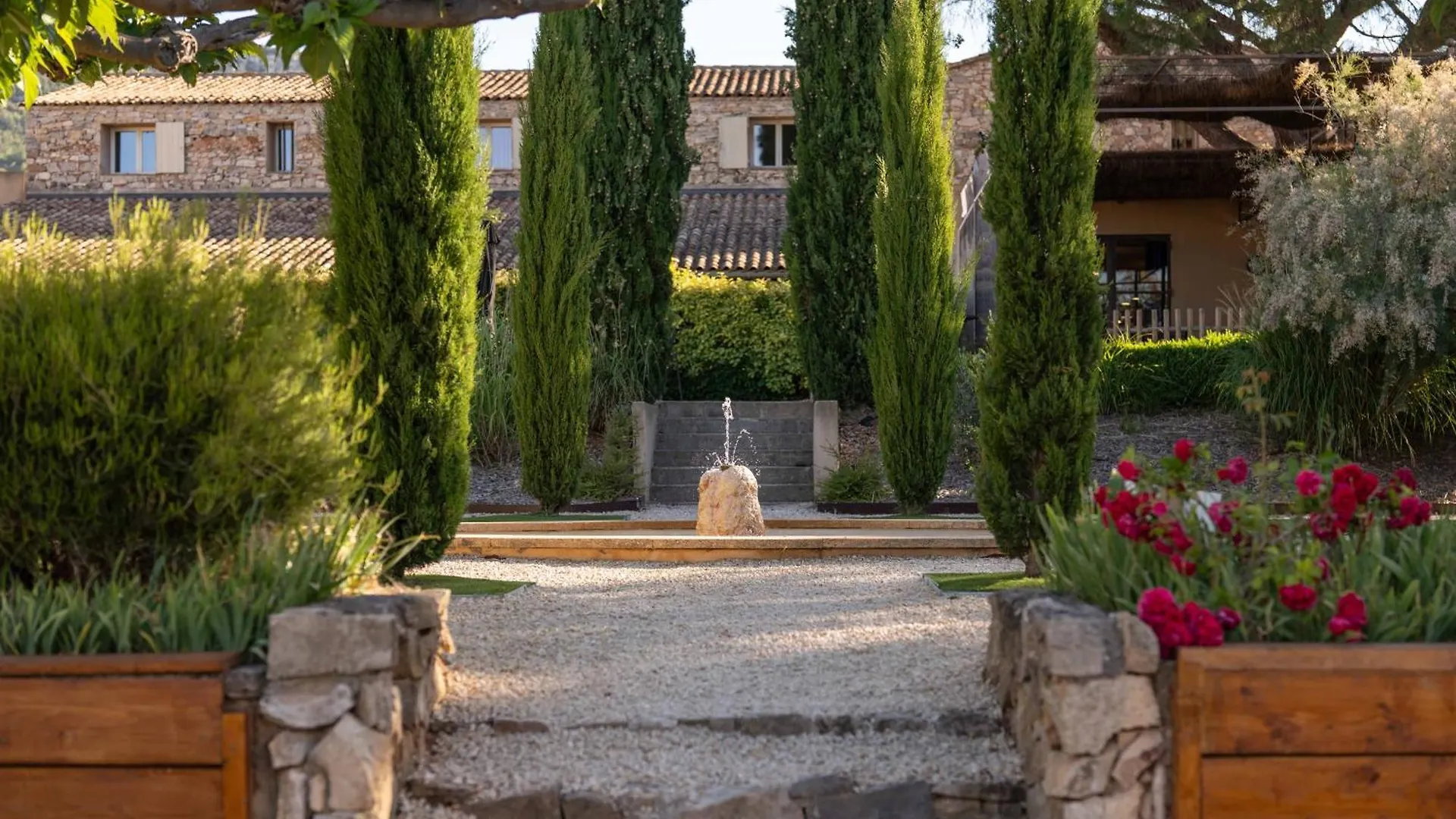 Mercure Aix-En-Provence Sainte-Victoire Chateauneuf-le-Rouge 4*,  France