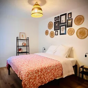 Appartement 40m2-air Conditioning-elevator-underground Parking-self Checkin! Climatise 40m2-ascenseur-parking Souterrain -arrivee Autonome Avignon