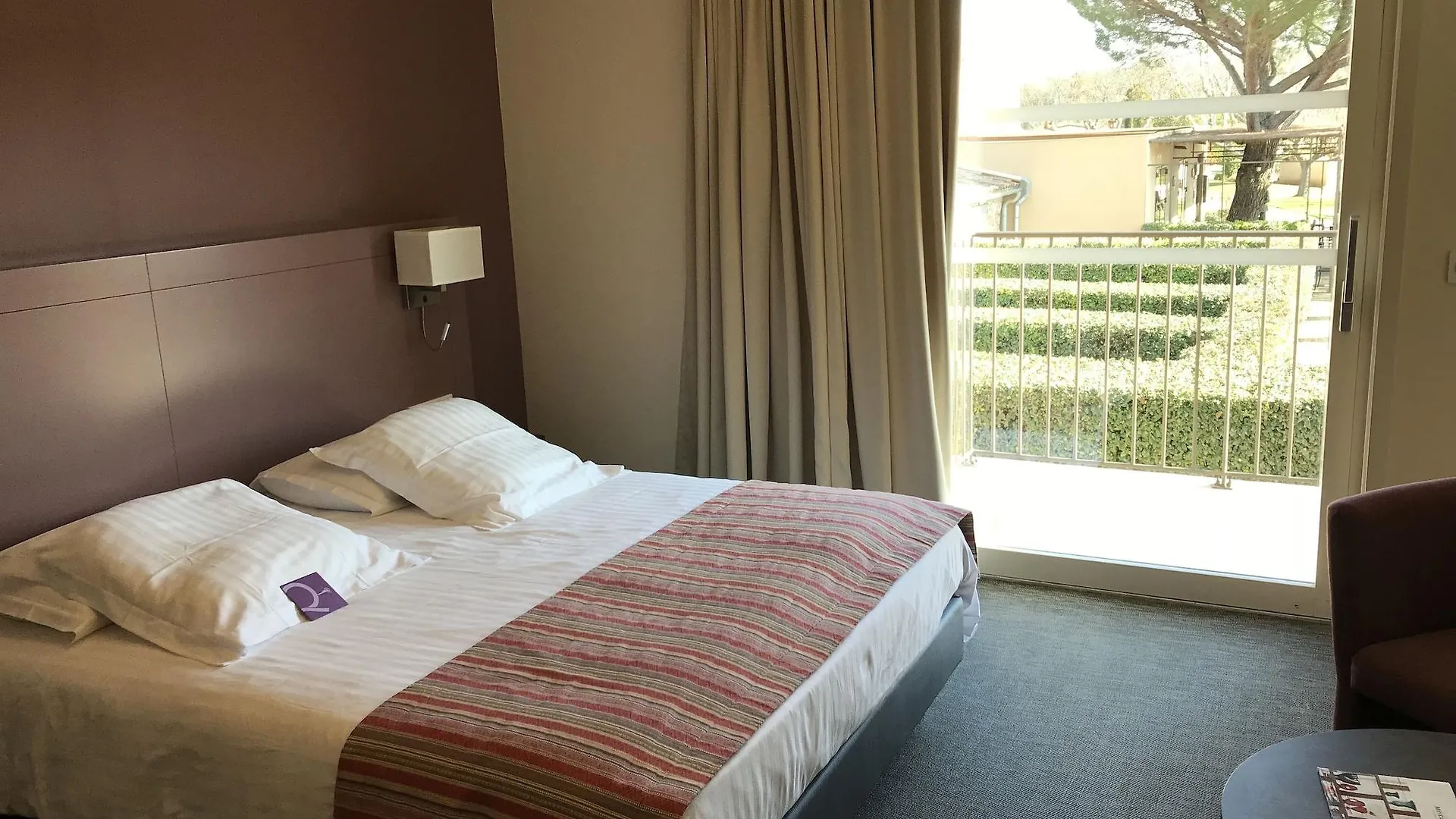 Mercure Aix-En-Provence Sainte-Victoire Chateauneuf-le-Rouge Hotel
