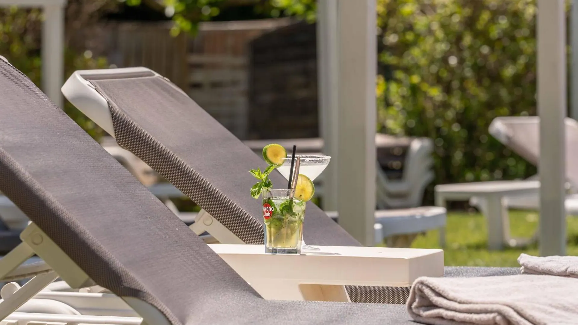 Отель Mercure Aix-En-Provence Sainte-Victoire Шатонёф-ле-Руж