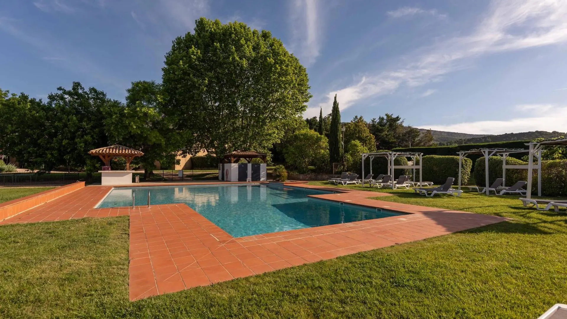 Mercure Aix-En-Provence Sainte-Victoire Chateauneuf-le-Rouge