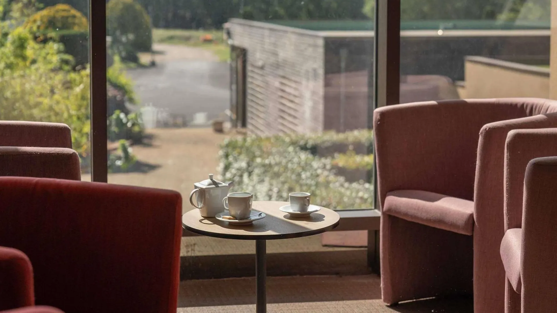 Mercure Aix-En-Provence Sainte-Victoire Шатонёф-ле-Руж 4*,