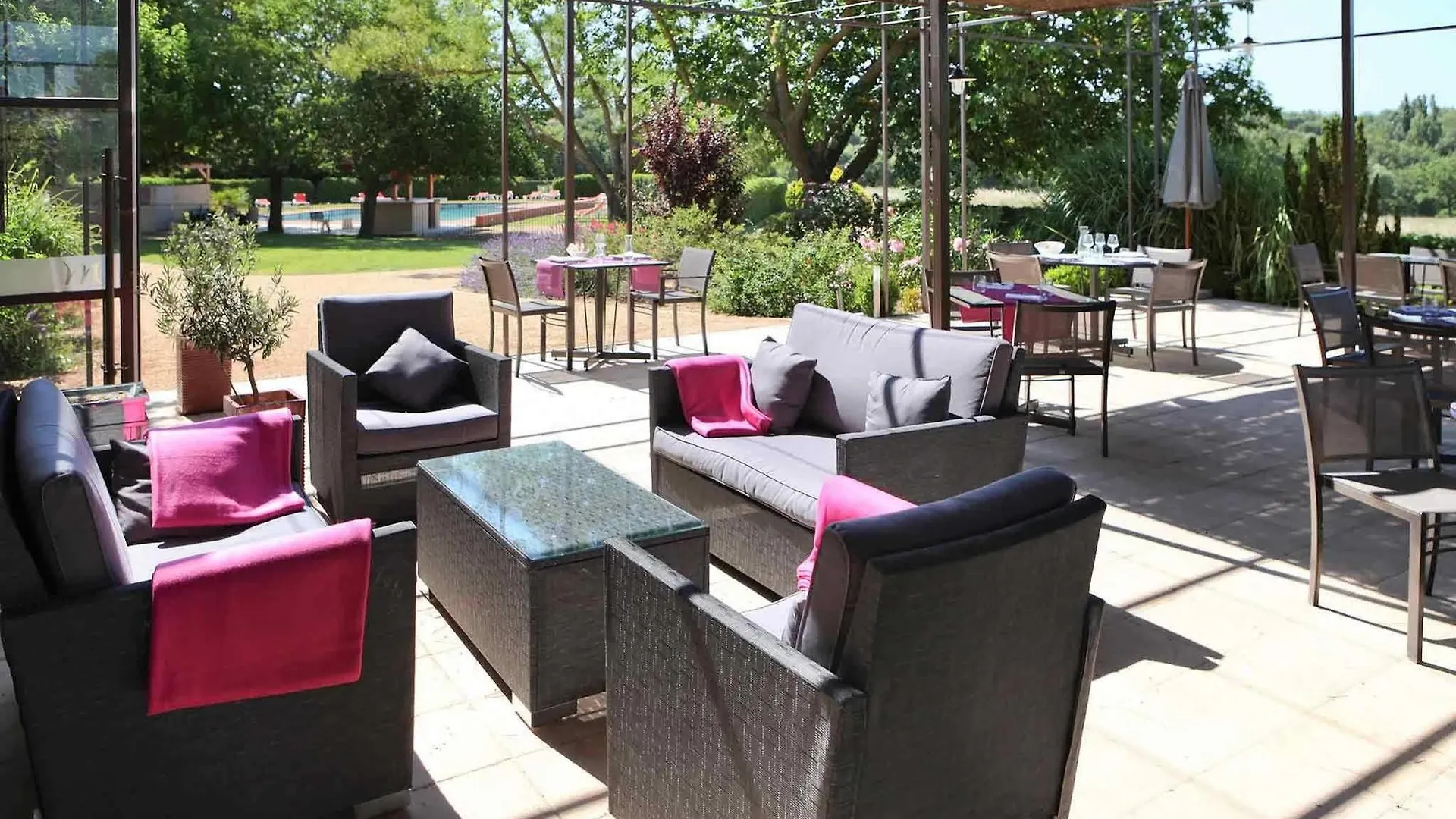Mercure Aix-En-Provence Sainte-Victoire Chateauneuf-le-Rouge 4*,  France